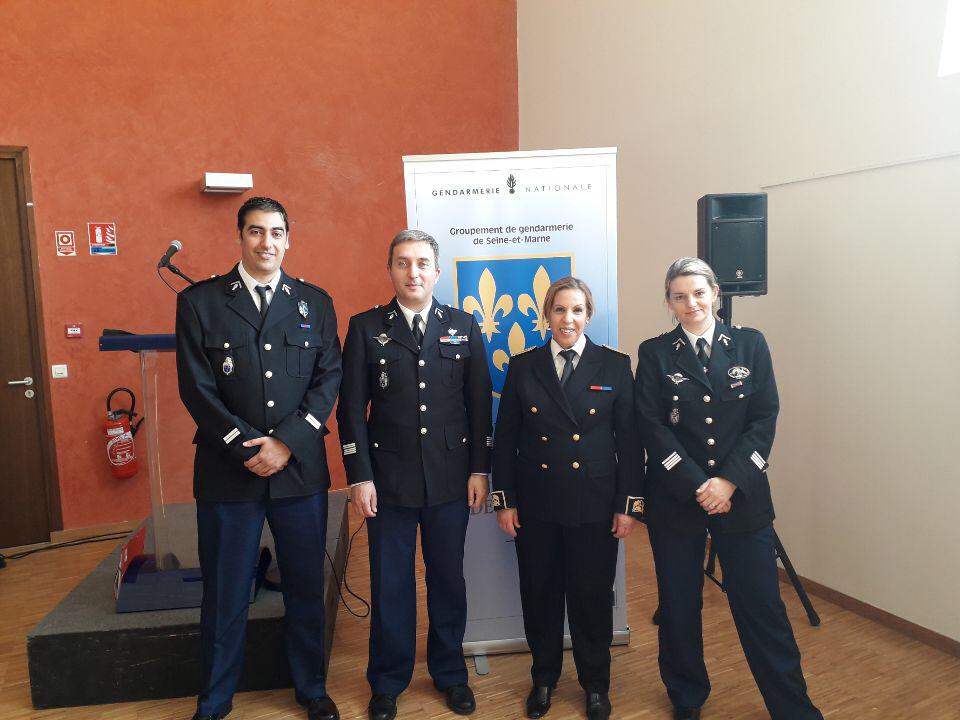 Prefet77's tweet photo. Inspection de la compagnie de gendarmerie de #Provins #GGD77 avec Laura Reynaud #SPProvins https://t.co/jkGcXxGNzc