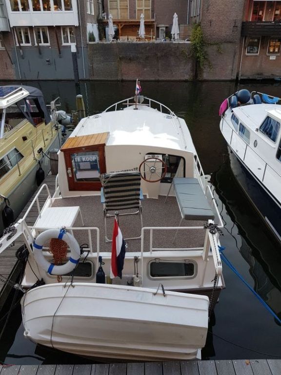 bootkopen_nl's tweet photo. Prachtige Crown Kruiser #tekoop aangeboden:

https://t.co/solyNfY3H8

#motorboot #boot #boten #boottekoop #botentekoop #bootkopen #kajuitboor #motorjacht #crown #kruiser #hiswa2019 #vaarseizoen #watersport #voorjaar #lente #zomer #nederland #maandag #MondayMotivation #varen https://t.co/94eVA55wAD