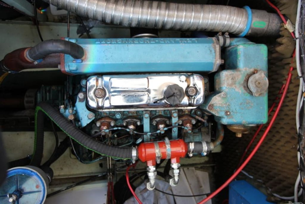 bootkopen_nl's tweet photo. Prachtige Crown Kruiser #tekoop aangeboden:

https://t.co/solyNfY3H8

#motorboot #boot #boten #boottekoop #botentekoop #bootkopen #kajuitboor #motorjacht #crown #kruiser #hiswa2019 #vaarseizoen #watersport #voorjaar #lente #zomer #nederland #maandag #MondayMotivation #varen https://t.co/94eVA55wAD