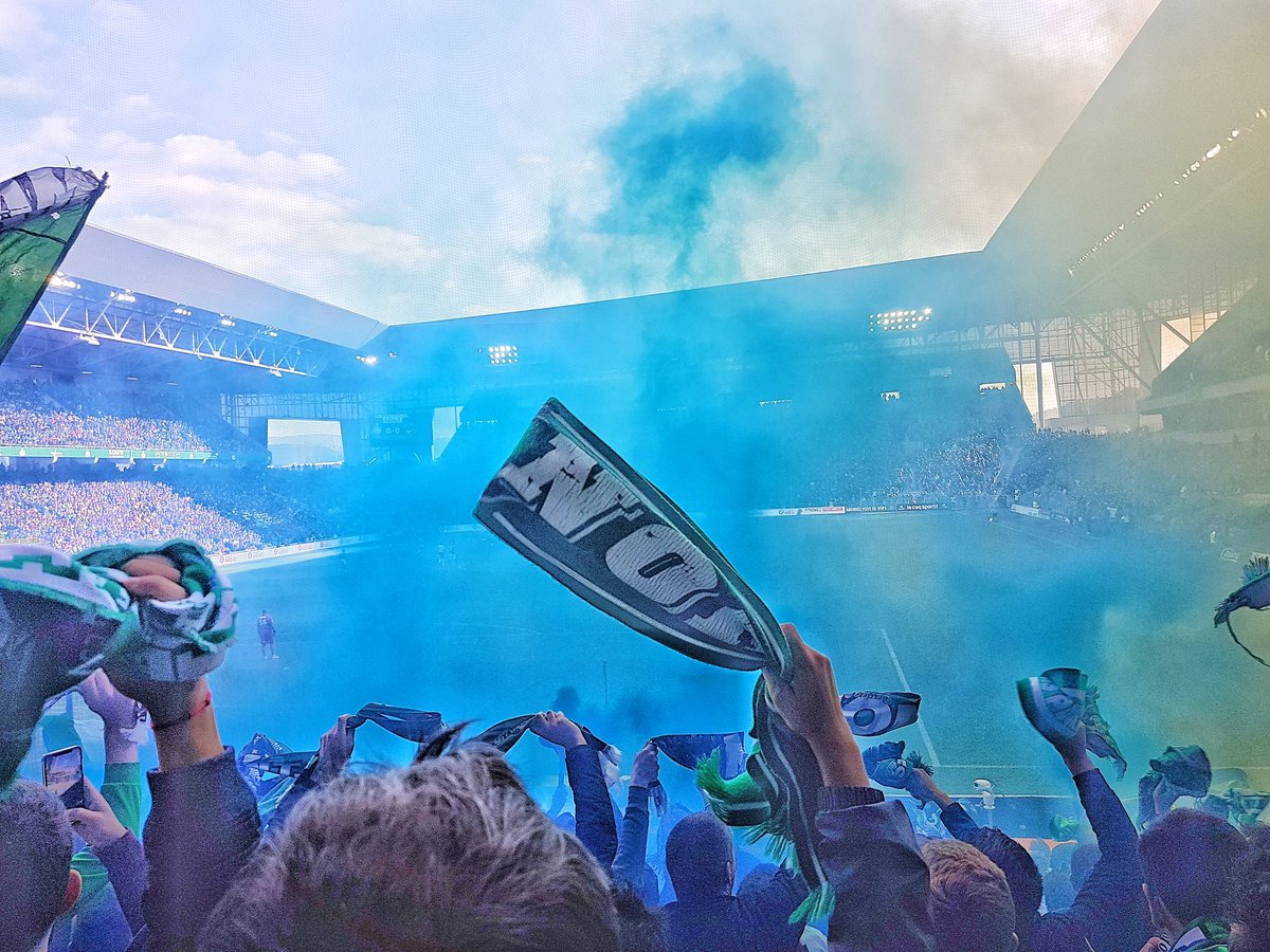SE42_FR's tweet photo. A l''interieur du KOP NORD 💚
#ASSEFCGB
#asse #SE42 #fiertépopulaire #SaintEtienne #42 https://t.co/LJc0KOlW4U