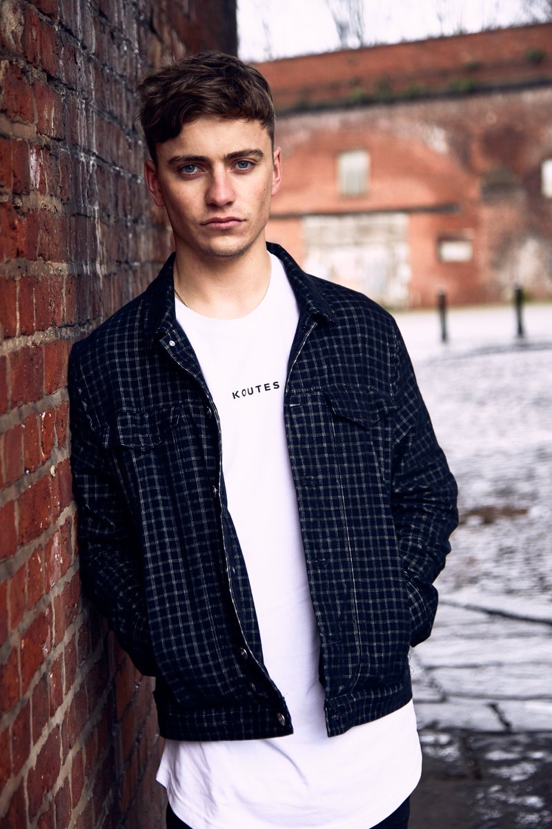 Update your wardrobe ready for the long weekend 🙌

Shop the #Koutes Longline Tee in white or grey, at koutes.co.uk