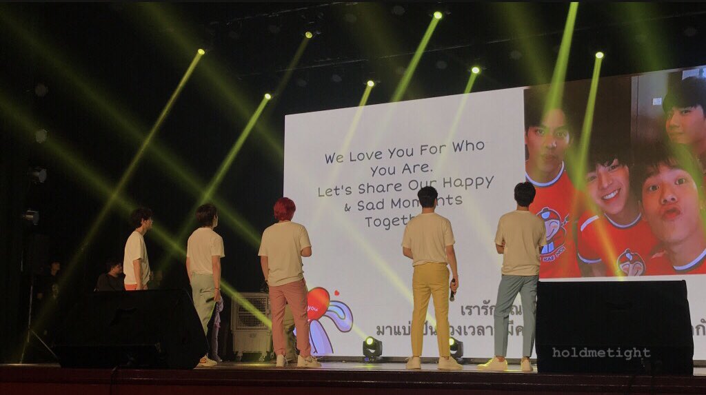 holdmetight84's tweet photo. the most emotional part for boys
#sbfivespark 
#sbfiveasiatour 
#sbfivedebutconcert 
#SBFIVEinMyanmar 
#บาสเด็กอ้วนที่แท้จริง 
#ขุญขิมมอญ 
#พี่เตอร์สินกำ 
#เต้ติสชีวิตโลเทค 
#อะไรอะไรก็ตี๋ https://t.co/xw6iYCFRN1