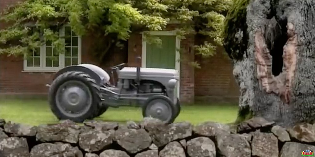 A little road trip to kick off the week!

#MondayMotivation #RoadTrip #LittleGreyFergie