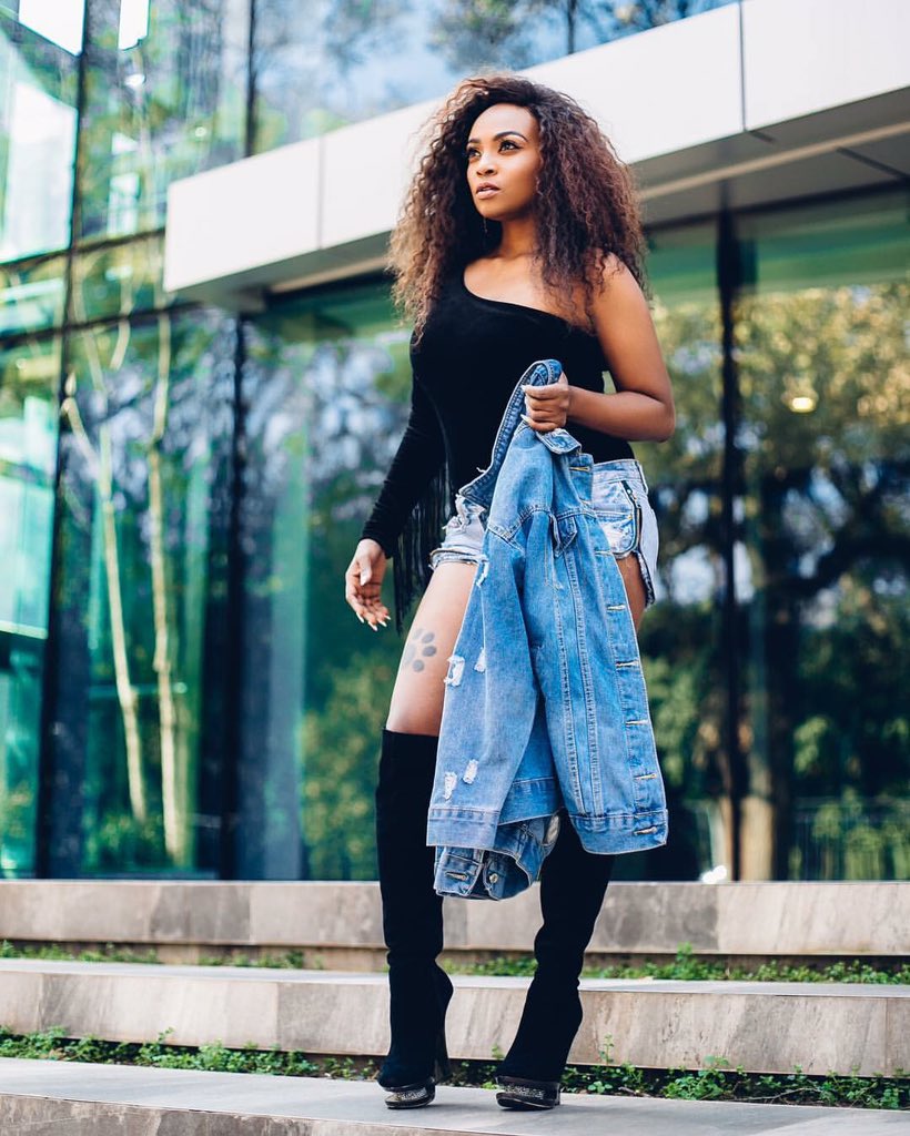 CapricornFM's tweet photo. We've got a #BreakfastSpecial 
It's our newest member @lethaboLejoy who we've unveiled as the co-host of the #Ultimate326 alongside @DjComplexion #progressivelineup 

She joins @Sk_Mbatha @Mpho_Mashita until 9 am. Feel free so send questions for us to ask! #ImmaculateBreakfast 📻 https://t.co/XJm2M7z5GM