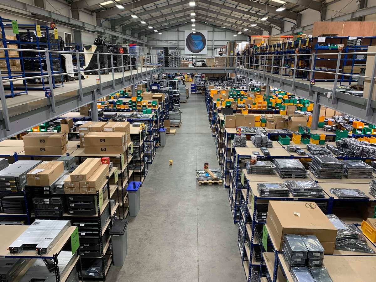 TechbuyerDe's tweet photo. 🐰 Der #Osterhase hat #Ostereier in unserem Lager versteckt, und sie sind alle für einen glücklichen Gewinner zu ergattern 🐰
Regeln:
Folgen Sie unserer Seite!
Kommentar mit Anzahl der Eier, die Sie gefunden haben, hinterlassen!
Teilnahmeschluß 22.04.19
#Ostern #Gewinnspiel https://t.co/zYJv4Ht6it