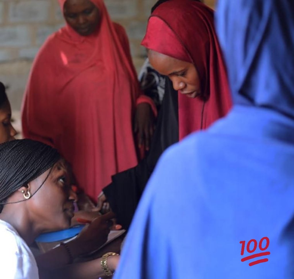 AhamRochasFDN's tweet photo. 40% of Nigerian #women are #Entrepreneurs, yet a larger percentage of women live below the poverty line.
In order to identify and proffer solutions to this problem, the #AROFEP has devised an initiative that helps #WomenEntrepreneurs maximise proceeds made from their businesses. https://t.co/fx7EUD3vyu