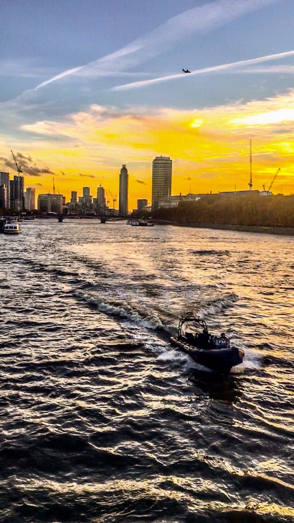 amnazamirtalks's tweet photo. Best evenings are London Evenings #ThrowbackLndn #WinterBreak2018
See you soon!🥂✌️ https://t.co/Kl2idhcsjv