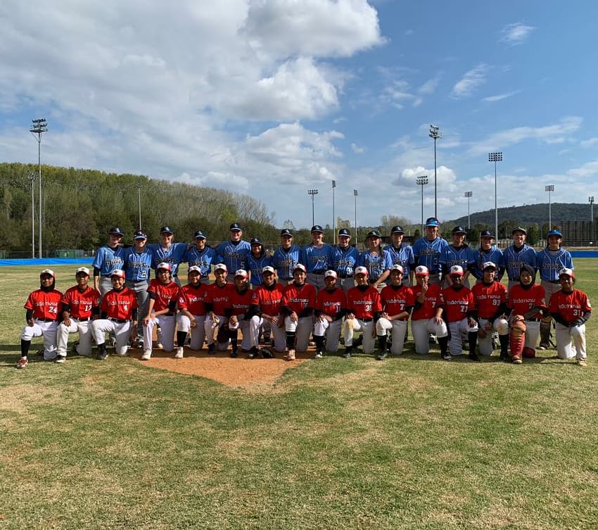 baseballputri's tweet photo. Good game with the New South Wales girls! ๐ฎ๐ฉ๐ฆ๐บโพ #AWC2019 #SupportBaseballPutri https://t.co/5BNwqDTYsv