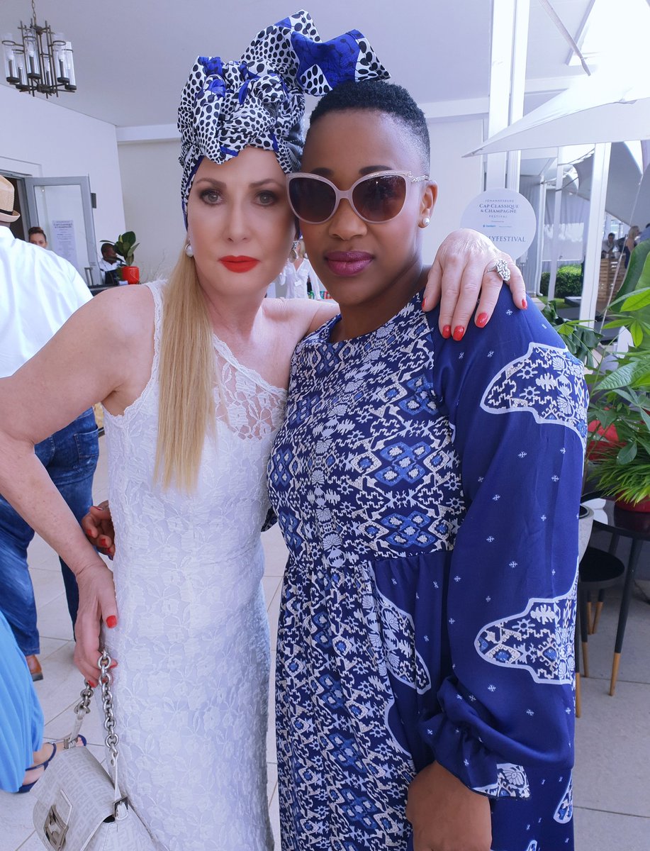 PalluSA's tweet photo. Good vibrations with @chillichabi . #champagne #bubblyfestival #bubbly #prosecco #partytime https://t.co/pZzA33Hdgp