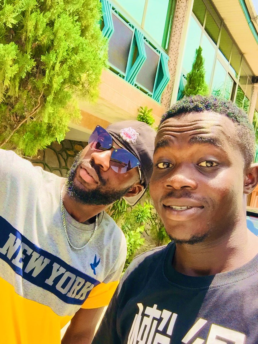 godblesslarbi_'s tweet photo. #feelingmaself
#NewProfiePic https://t.co/Pa0OhISGLo