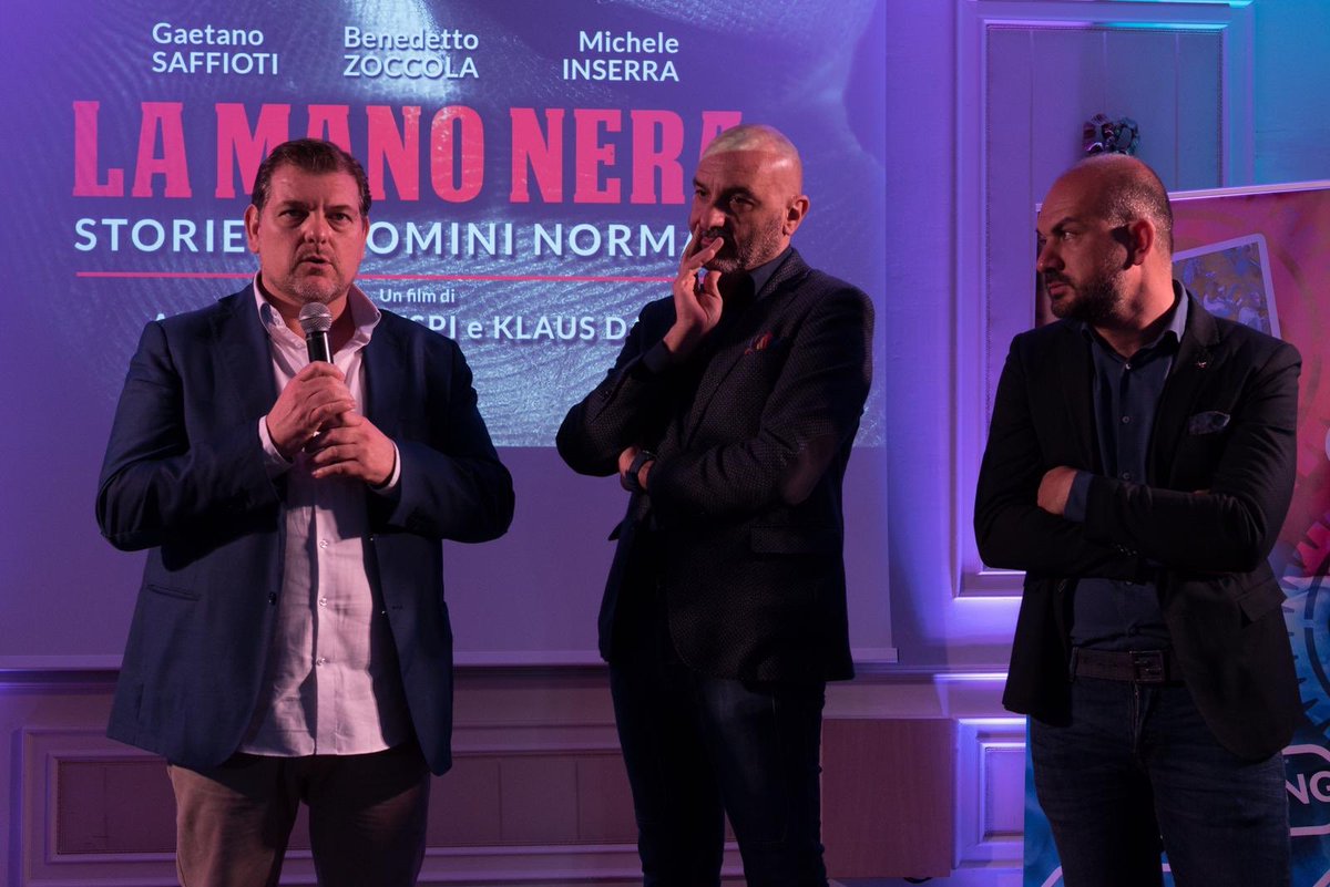 AmbrogioCrespi's tweet photo. A #LaFabbricaDeiLeader con #BenedettoZoccola e #MicheleInserra abbiamo parlato de #LaManoNera - prossimamente il #film - @InserraMichele #indexproduction https://t.co/D04hoIKmoM