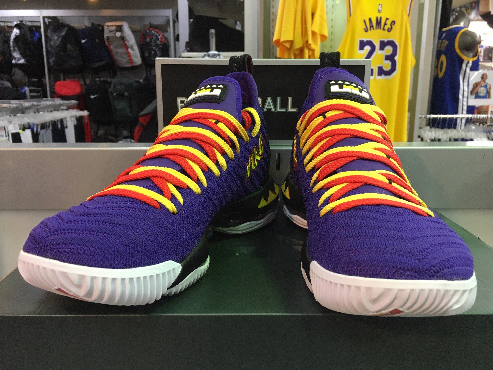 lebron james shoes martin lawrence