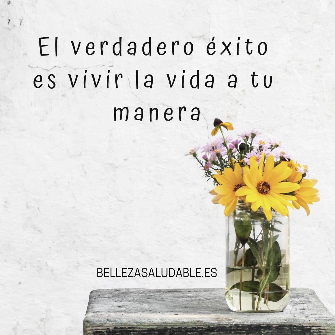 bellezasaluda's tweet photo. Aunque a veces cueste un poco, qué mejor satisfacción que vivir la vida que quieres. Esta semana la vamos a empezar con los ánimos bien arriba.

#FelizLunes #BellezaSaludable #FrasesMotivadoras #Quotes #FrasesPositivas https://t.co/YCG3j2n8h2