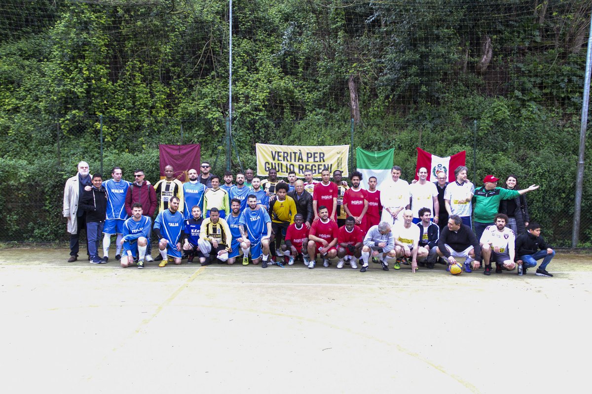 andcasu's tweet photo. Una splendida giornata grazie all'impegno di tanti democratici dal Circolo delle Muse per chiedere con lo sport #veritapergiulioregeni a San Giovanni per ripulir dai fasci la sezione dopo l'ultimo attacco fino a Via Giannone perchè tesserarsi al PD è una festa #peramoredellitalia https://t.co/I4dw8Fe9od