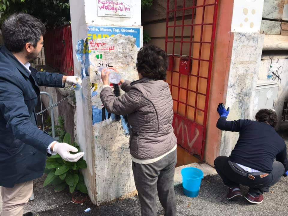 andcasu's tweet photo. Una splendida giornata grazie all'impegno di tanti democratici dal Circolo delle Muse per chiedere con lo sport #veritapergiulioregeni a San Giovanni per ripulir dai fasci la sezione dopo l'ultimo attacco fino a Via Giannone perchè tesserarsi al PD è una festa #peramoredellitalia https://t.co/I4dw8Fe9od