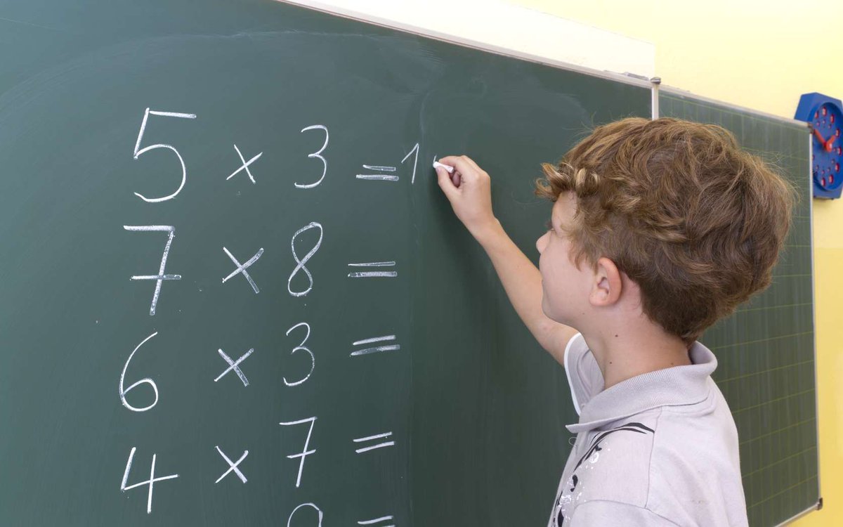 futurasciences's tweet photo. (💡) Des #mathematiciens réalisent un #algorithme pour multiplier deux nombres entiers plus rapidement qu'avec une opération classique. De quoi accélérer la vitesse de #calcul des #ordinateurs !! (repost) 👉 https://t.co/Kr4FShc0EY #science https://t.co/0dQ1iK6YFo