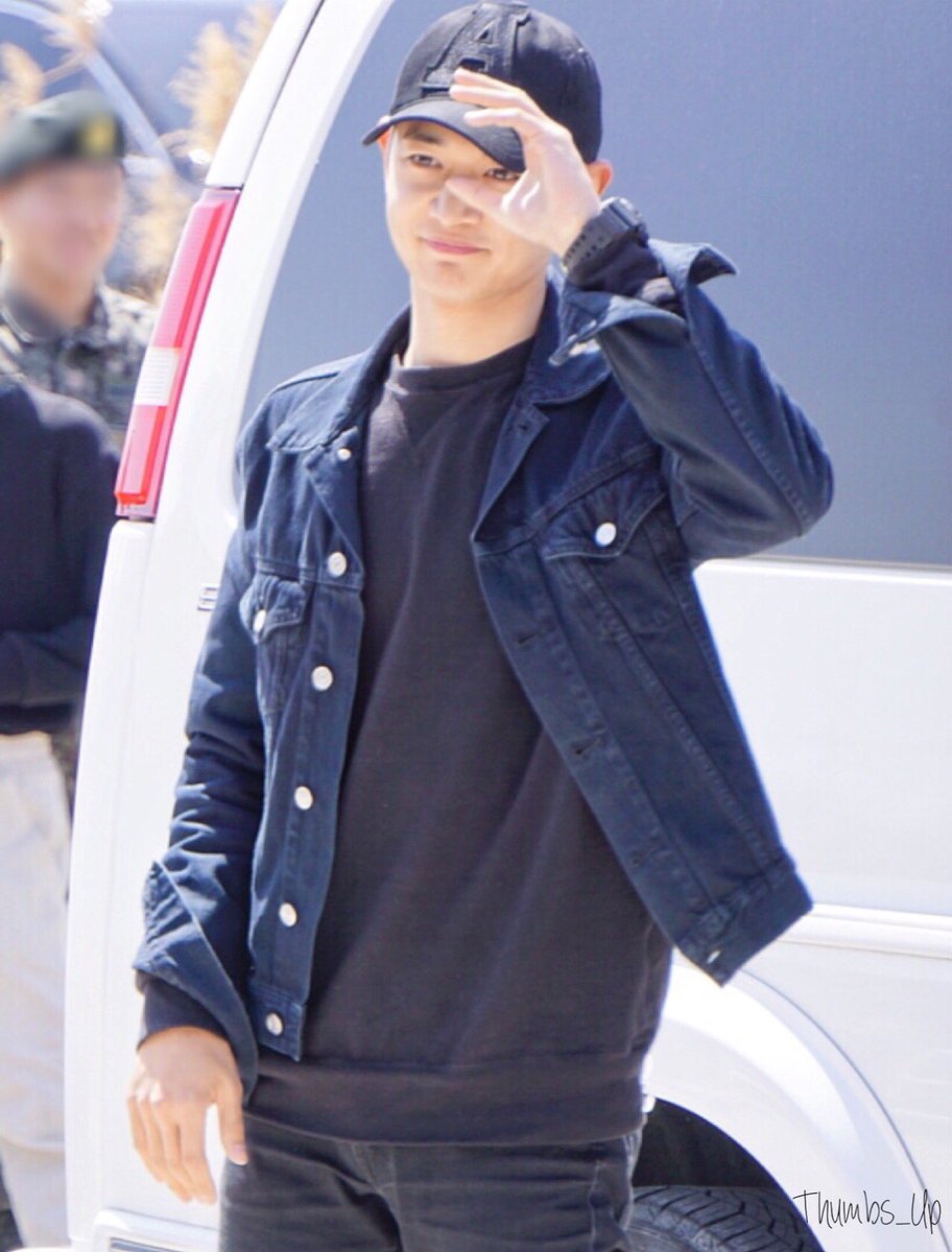 thumbs_Up1209's tweet photo. 190415 Temporary goodbye~ please come back healthy! 😢 #ChoiMinHo https://t.co/Gj2Ua42KsD
