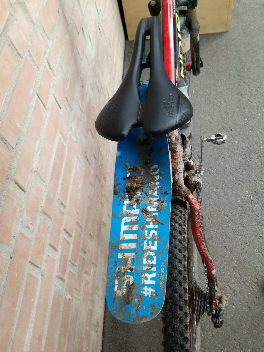 GrandisBike's tweet image. The first Di2 MTB , manufactured in 2011 !
- XTR / Dura Ace mixed up
- 100% Internal cable routing set
- Grandis Carbon TsT Technology
#allmountainbike #custombicycle #framebuilding #MTB #artisan #handmade #bespokebicycle #MTBporn #madeinitaly #Shimano #italy #youknowwhomadeit