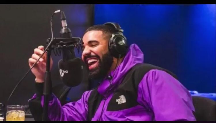 😮 <a href="/Drake/">Drizzy</a> calls out <a href="/WileyUpdates/">Igloo Records</a> on @tiffanycalver’s <a href="/1Xtra/">BBC Radio 1Xtra</a> show

➡️ bit.ly/2UV5tMZ