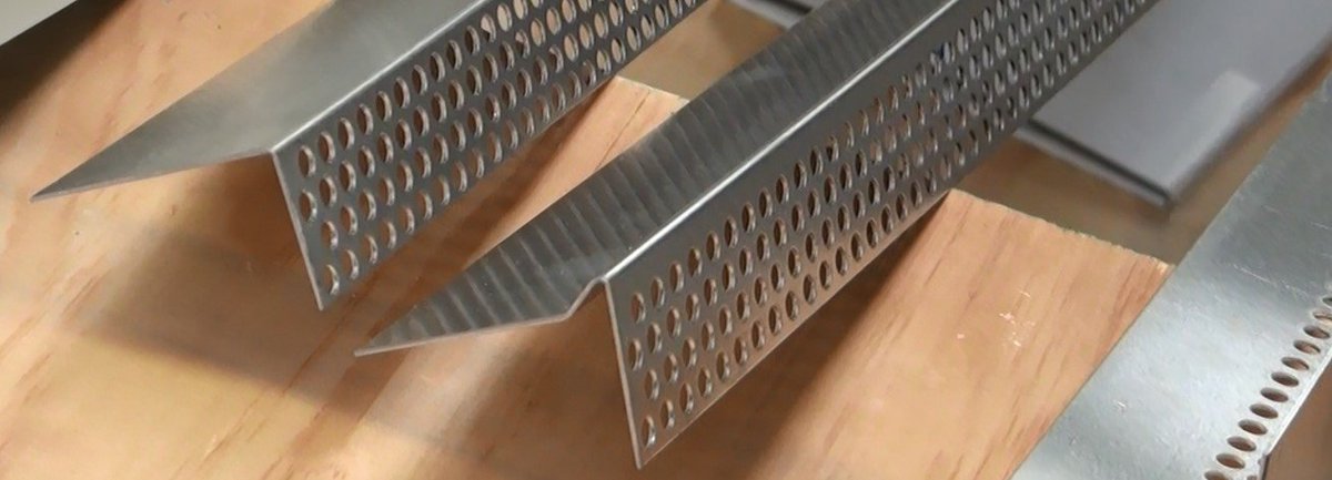 SquaredealUPVC's tweet photo. Combination starter strip and ventilation profile for HardiePlank and HardieLinea® cladding. Available in three depths to suit battens with a thickness of 25mm, 38mm and 50mm. #Squaredeal #Ventilation 😎👌🏘️ @JamesHardieUK https://t.co/lS91mnYEe2