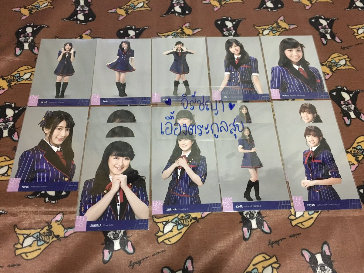 Jrcyelffy's tweet photo. #BNK48maket สนใจทักมาได้เลยนะคะหาแลกบัตรจับมือด้วยน้า 💕 https://t.co/F3cmPxuEvi
