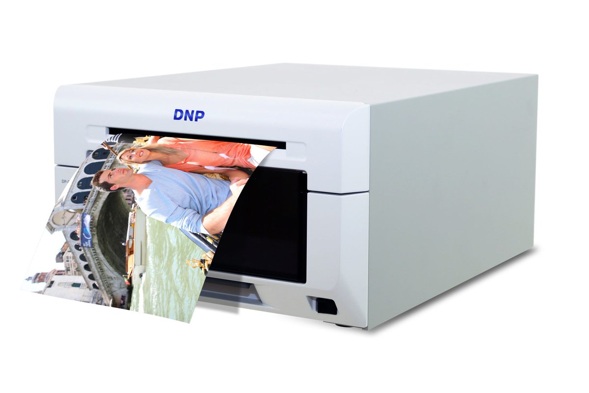 FrezalNumerique's tweet photo. Les imprimantes #DNP à #sublimation #Thermique font référence dans le domaine de l'impression #photo .Nos équipes comparent pour vous la DS 620 et la DS820 ! #impressionnumerique #photography #print https://t.co/vwTc1JLUFb https://t.co/LoPjQV2AvD