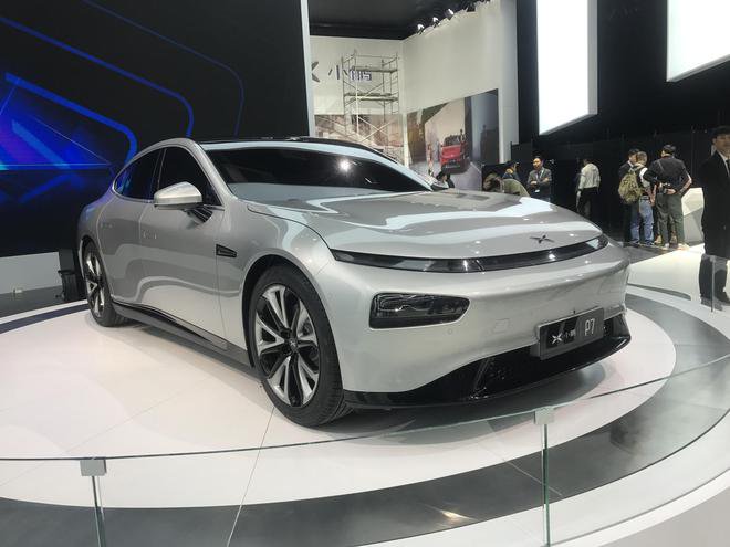 GregKable's tweet image. The XPeng P7 has been wheeled on to its stand at the 2019 Shanghai motor show. No details yet, but the new sedan has been conceived to rival the @Tesla Model 3 with a power unit similar to that of the Chinese electric vehicle start-up&apos;s existing G3 SUV.

@xmotorsglobal
#Xiaopeng