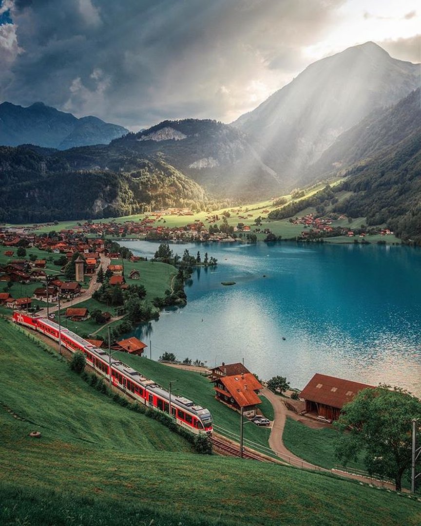 Goodmorning

Lungern, Switzerland