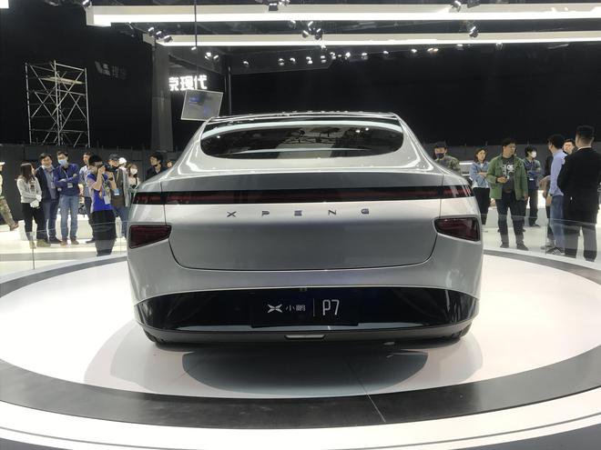 GregKable's tweet image. The XPeng P7 has been wheeled on to its stand at the 2019 Shanghai motor show. No details yet, but the new sedan has been conceived to rival the @Tesla Model 3 with a power unit similar to that of the Chinese electric vehicle start-up&apos;s existing G3 SUV.

@xmotorsglobal
#Xiaopeng