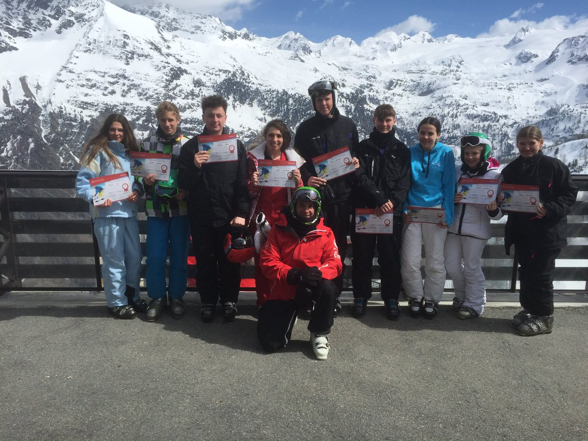 TGSOutdoors's tweet photo. Ski groups 1, 2, and 3 showing their certificates from the presentation afternoon last Friday. Make sure you keep them safe and show them off! @Interski @ThealeGreen https://t.co/AhTIu2ss4W