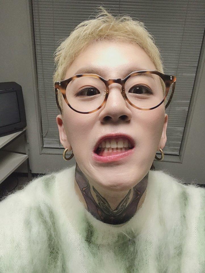 BlockB_Echoes's tweet photo. [190404 Block B Jp Twitter]
#TAEIL BBC~ C'était sympa de se revoir après un long moment !! Merci !! On se voit demain ~~~~~♡♡♡

#BLOCKB #BLOCKB
#TAEIL #TAEIL #TAEIL #TALE20 ❤️ https://t.co/SDInen0knB