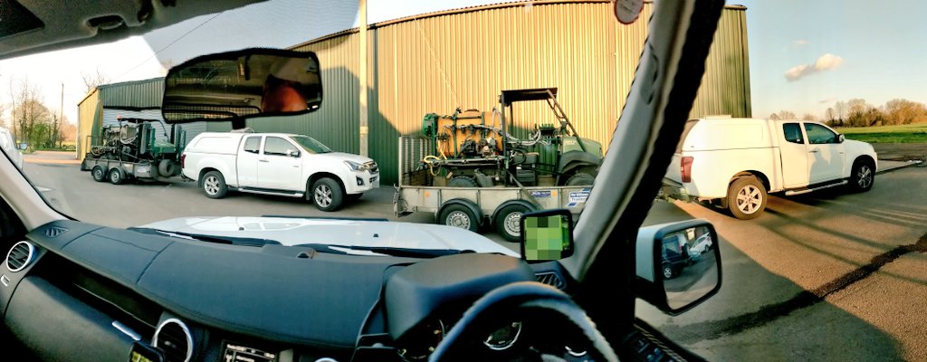 KentPoliceRural's tweet photo. Busy weekend for the RLT assisting our colleagues @kentpolice7oaks & @kentpoliceton with various calls and still focusing on our drive to combat rural criminality, the theft of plant machinery & 4x4 vehicles. NL #RuralCrime #landytheft #TeamWork #CrimePrevention https://t.co/tgu66mvtgw