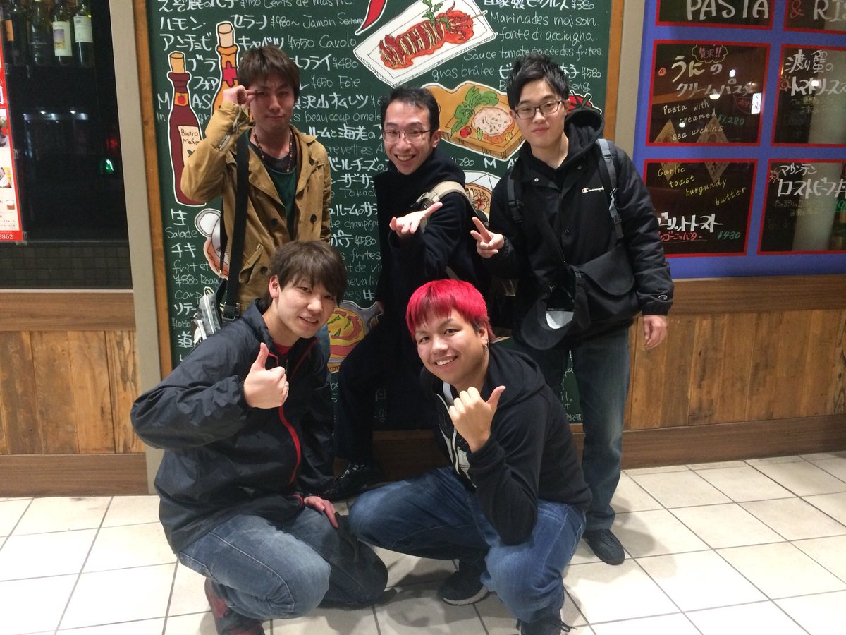 昨日開催致しました
アッキーと飛花によるフリートークライブ
満員で大変楽しく行うことができました。

後輩も手伝ってくれたり
シギ店長にも手伝っていただき
嬉しかった！

ご来場いただきありがとうございました！