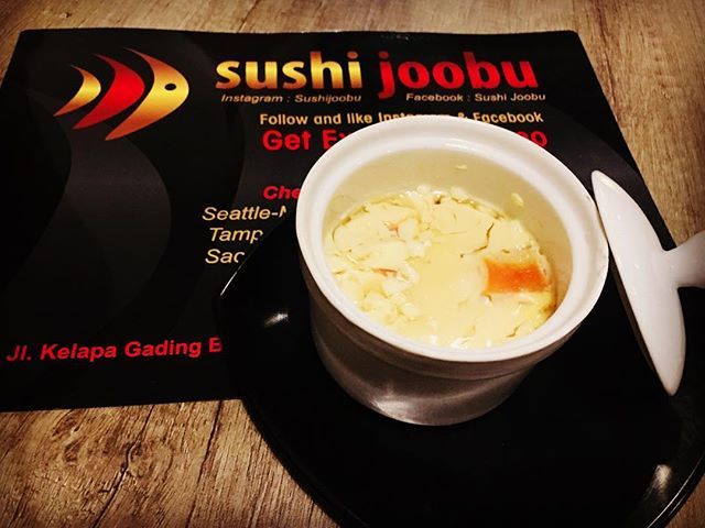 Cawan mushi Sushi Joobu, Untuk menghangatkan harimu yg lagi galau hari ini 😙😙😙
.
.
.
#Sushijoobu #sushi #joobu #japanesefood #foodporn #instafood #allyoucaneat #ayce #aycesushi #gooddeal #starving #foodaddict  #sushijakarta #sushiaddict #sushitime #s… bit.ly/2X70dmW