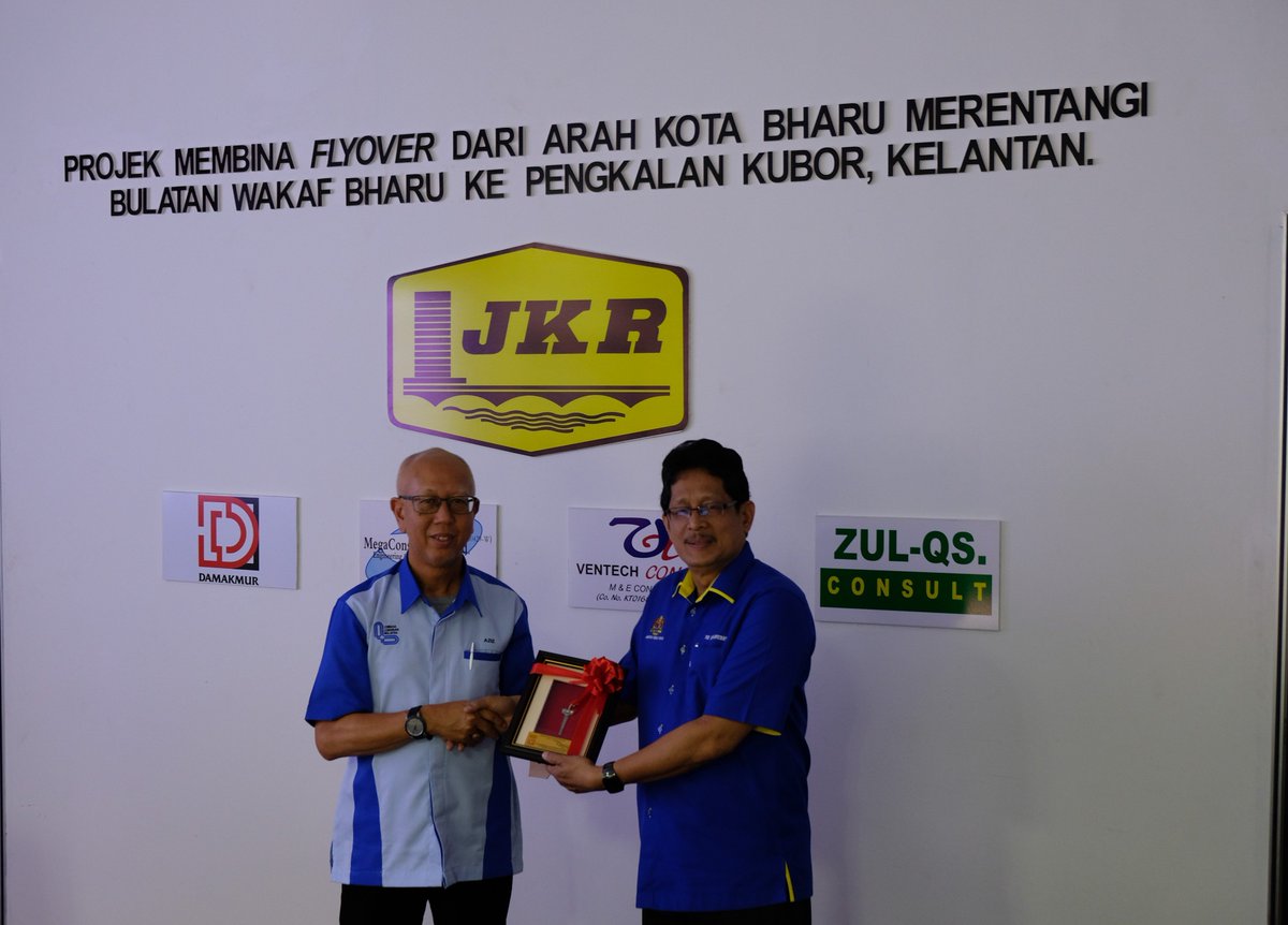 Lawatan Oleh YBhg. Dato' Sr. <a href="/LLMKP/">jc/johncarlo</a> &amp; Pegawai Kanan <a href="/LLMrasmi/">LLM</a> untuk meninjau pelaksanaan Building Information Modelling (BIM) di Projek Membina Flyover Wakaf Bharu.
@tkpinfra 
<a href="/Zulakmal8/">zulakmal</a> 
<a href="/nikburhanuddin/">Nik Burhanuddin</a> 
<a href="/CawJalanJKR/">Cawangan Jalan JKR Malaysia</a>