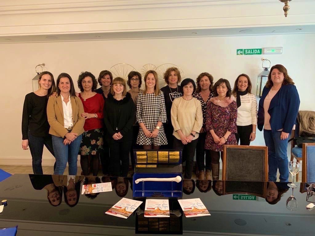 AreaSaludTudela's tweet photo. Un mes para las 35 Jornadas Nacionales  #Jencot @baluarte 
Intergrante del comité Organizador y  Científico ultiman detalles
#traumatología
@drdiazderada 
@35Jencot 
#EnfermeríaCOT
#HospitalTudela
Programa completo en https://t.co/wEZsf4qQxv 
@Coenav 
@pau_saso 
#COT https://t.co/pGQkXUqotw
