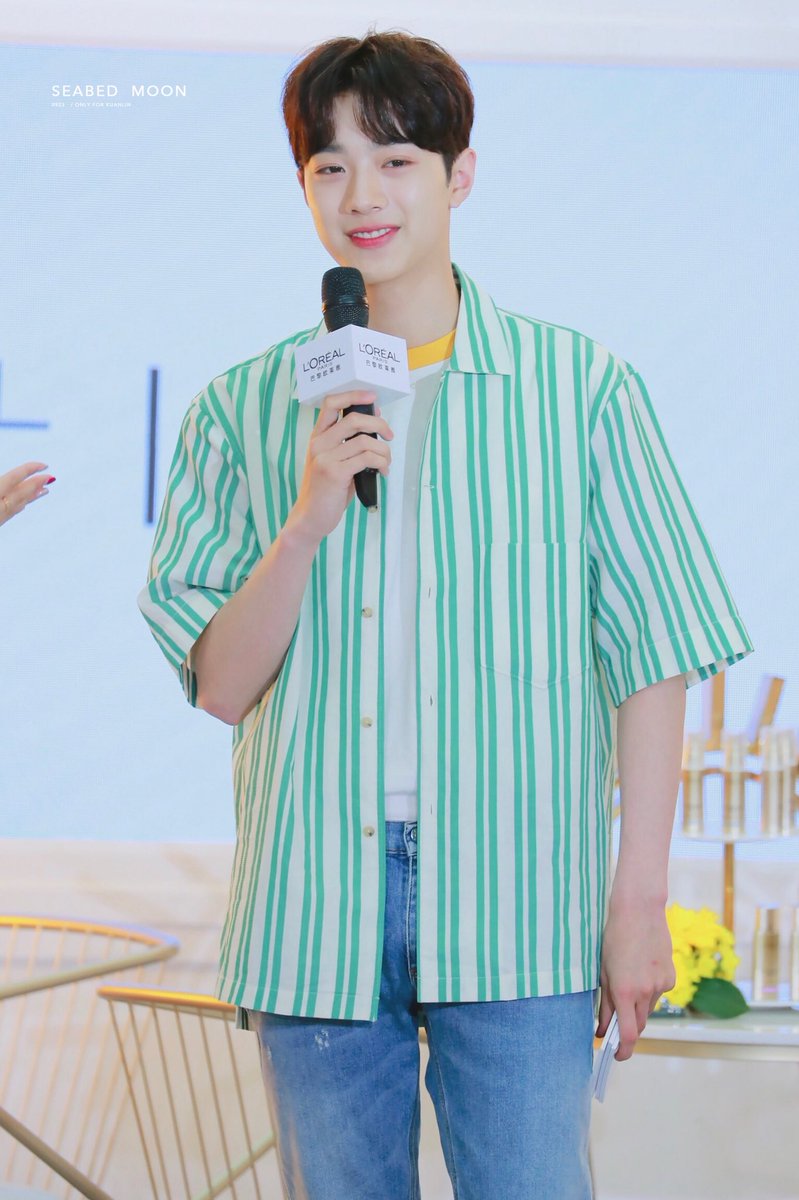 seabedmoon0923's tweet photo. 190415   L’OREAL💚💚💚

#라이관린 #赖冠霖 #LaiKuanlin #LAI_KUANLIN #LAIKUANLIN https://t.co/Vhb1zcPmS0