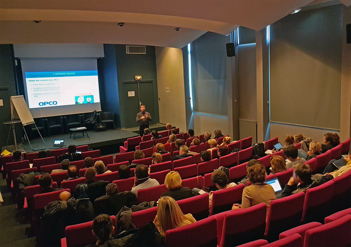 ymag_sas's tweet photo. Demain s’achèvera à Paris la 12ème étape du « Tour de France @ymag_sas de la #Réforme de la #formation professionnelle ». Nous aurons le plaisir de présenter nos travaux à + de 160 organismes de formation. Merci aux inscrits. Article à venir sur https://t.co/Y3MCa3RlKO #YPAREO https://t.co/iCYuZuIXfG