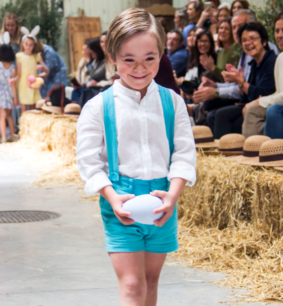 CharHadas's tweet photo. ¡Tizzas en #ThePetiteFashionWeek p-v 2019!
Pequeños conejitos desfilaron con lo nuevas propuesta de #Tizzas para @elcorteingles Diseños elegantes y muy chic perfectos para eventos y celebraciones.
https://t.co/aQvlG4YE8b
#CharhadasPetiteFashion #ElCorteInglés #ModaParaNiños https://t.co/GlcPAox5Gv