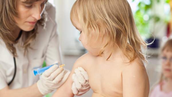 CorporalFarma's tweet photo. Los principales mitos y bulos de los antivacunas, desmontados por expertos
Ver más en: https://t.co/j9NhnlTBmv 
#vacunas #mitos #niños https://t.co/k7gYQcu7ly
