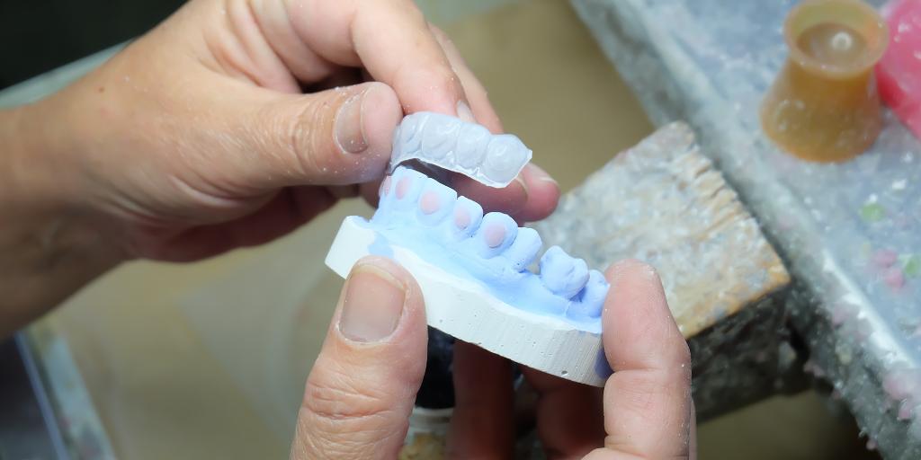 jpdentallab's tweet photo. #BadalonaDental Empieza la #SemanaSanta! Quieres calcular los tiempos de encargo #ProtesisDental? Horario especial #LaboratorioDental

🦷Jueves 18/4 8:00h a 14:00h🦷Viernes 19/4 Cerrado🦷Lunes 22/4 Cerrado
 ☎666 18 71 78 📩https://t.co/NIUUxGCKNG para tus tiempos de entrega https://t.co/y2DxHGXo9x