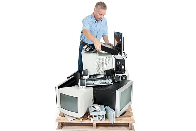 Renewi’s subsidiary and e-waste recycling specialist  <a href="/CoolrecBV/">@CoolrecBV</a>, will recycle our end-of-life ICT equipment into secondary raw materials. A great initiative that shows our commitment to extract #valuefromwaste ♻️ ➡️bit.ly/2DeI9zU #circulareconomy #wastenomore #Renewi