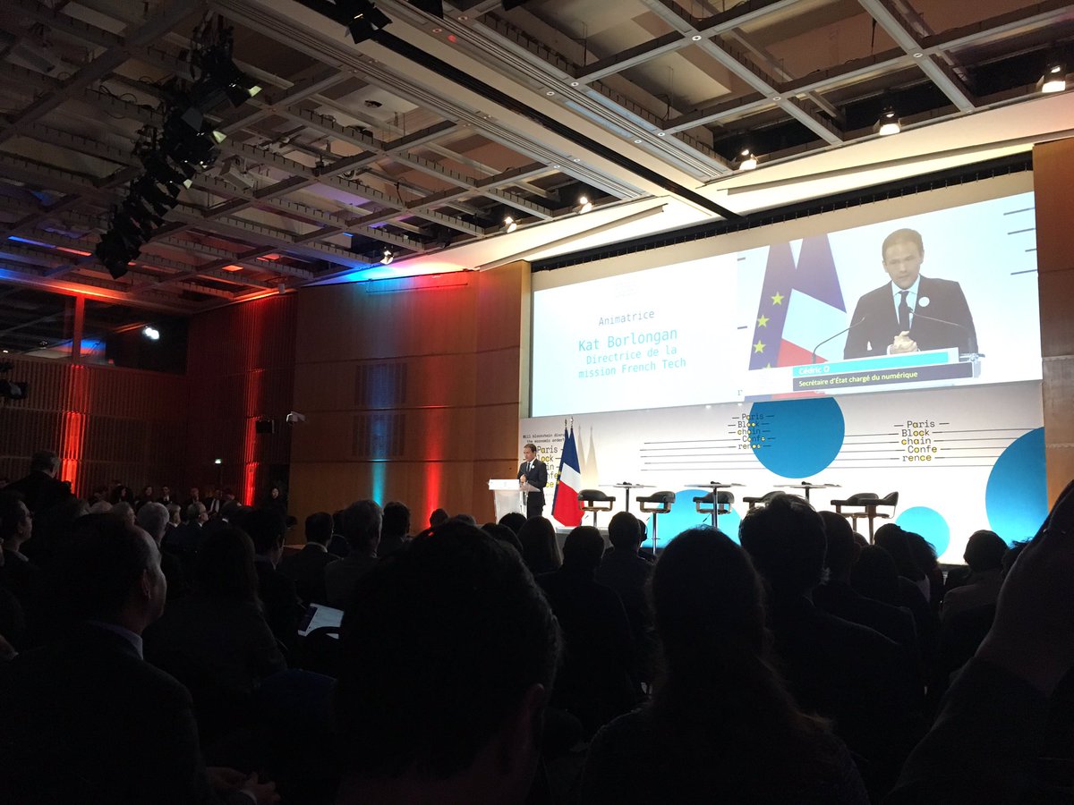 LucieRoch_'s tweet image. Salle comble ce matin à #Bercy pour la 1ère édition de la #ParisBlockchainConference, qui marque le début d’une semaine d’événements dédiés à la #blockchain organisés à #Paris. @Economie_Gouv @LaFrenchTech @PBWSummit #ParisBlockchainWeek