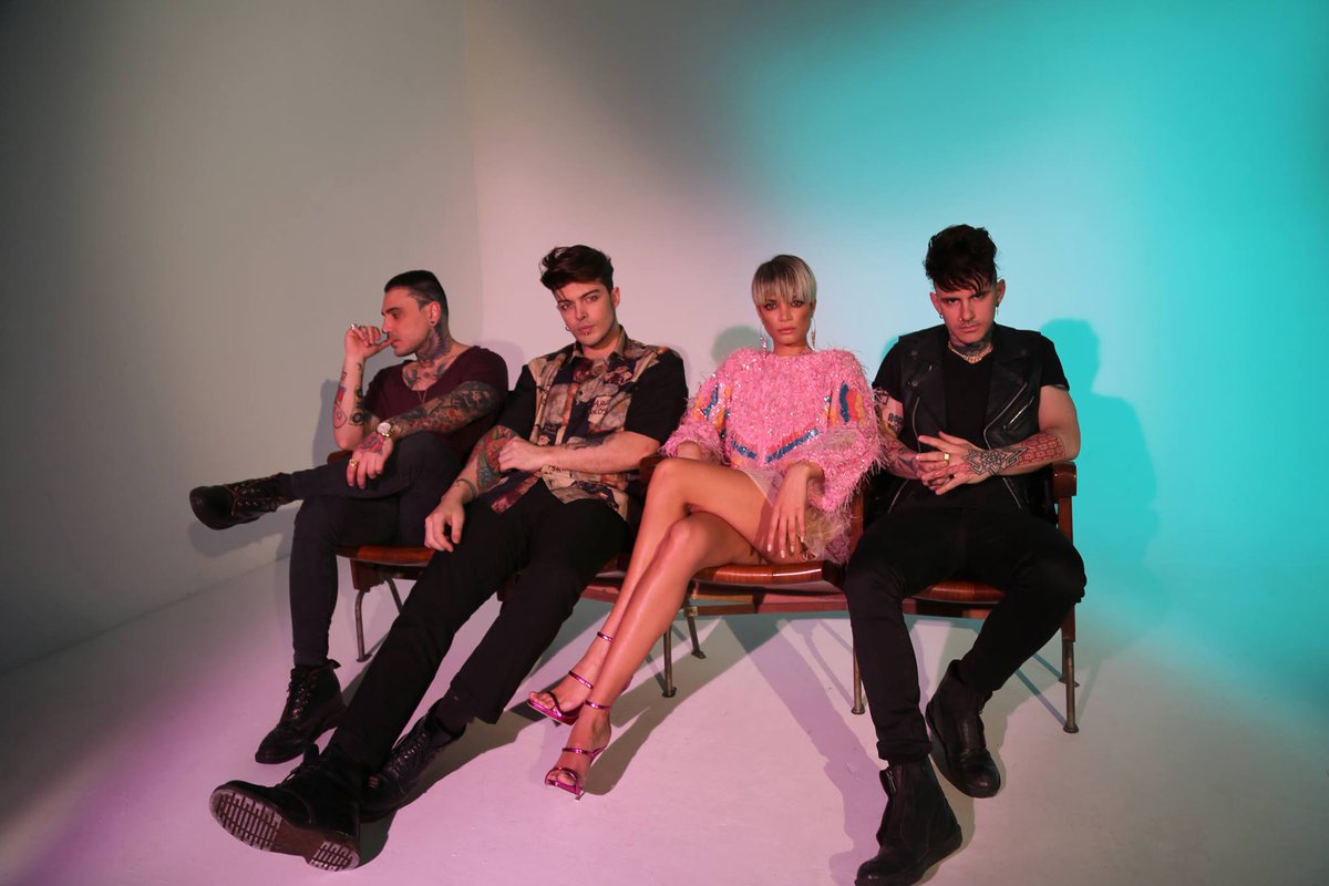 RadioAirplay_it's tweet photo. #PensareMale dei @TheKolors feat @Elodiedipa è in #Top100 nell'#airplay #European #chart parziale
#OnAir su 237 #radio!
Il singolo in #Europa è trasmesso in Croazia-Germania-Grecia-Italia-Malta-Slovenia e Svizzera
Dati #radiomonitor https://t.co/DWGnXbFaJz