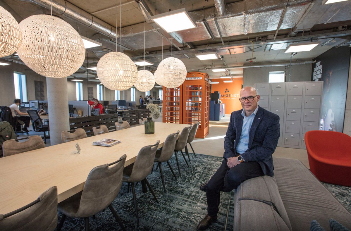ICT_Group's tweet photo. Mooi artikel in het @ED_Eindhoven: jong en hip #OrangeNXT groeit snel met digitale platformen.  Maak kennis met Huub van der Linden en lees meer over de oplossingen van het bedrijf op het gebied van #digitale #transformatie. Lees meer:
https://t.co/0s3x4WlFDO https://t.co/4m3KG2m5TA