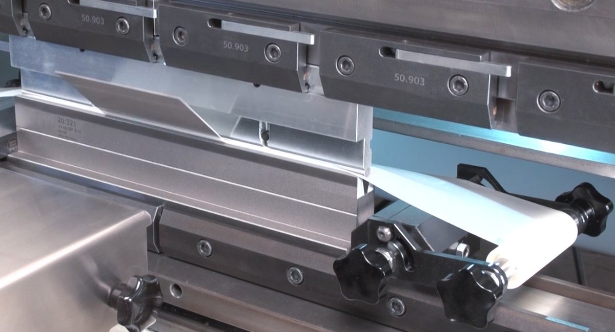 ukbgmbh's tweet photo. UKB-Protective film

ADVANTAGES
-Avoids bending marks on sheets
-No reworking of workpieces necessary
-No contamination of the bended parts

Order online:  https://t.co/pjSdJTuVeJ

#ukbgmbh #ukbtools #pressbraketools #pressbraketooling #pressbrake #markfreebending #24hservice https://t.co/VP5a3lMam0