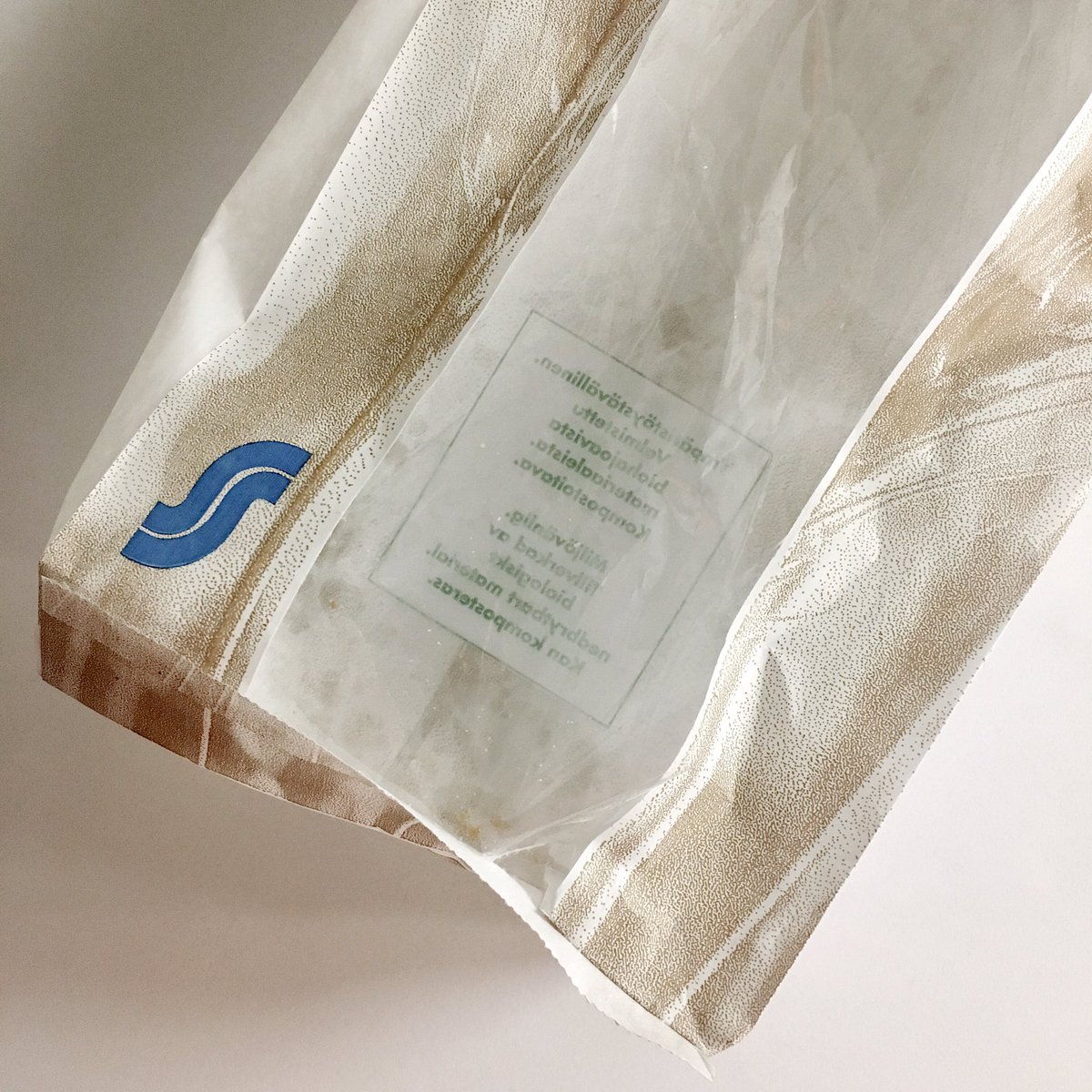 retrolesiv's tweet photo. Don’t hesitate to follow our Facebook page and learn more about trash! 

https://t.co/vnA5rEcCmF

#recycling #trash #TrashCam https://t.co/uPJCUjaT7P
