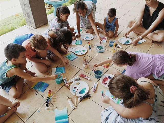 Another fun school holiday activity day: painting!! (Mostly fun because I get to pretend to teach and join in on doing art!!) 😂🎨❤️ #schoolholidays #loveit #arttimewheeee bit.ly/2Gp7eKA