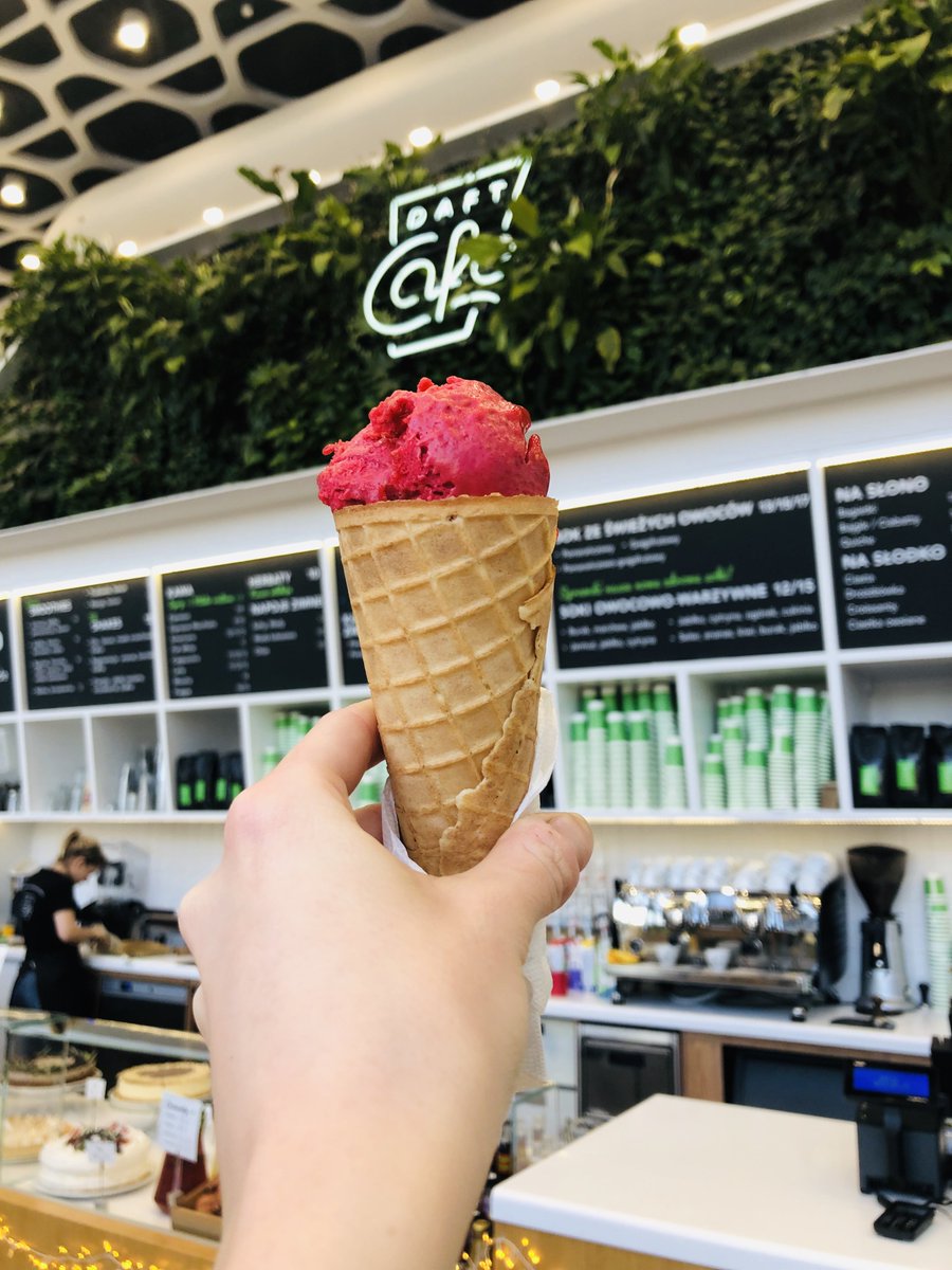 daftcafe's tweet photo. Po czym poznać, że wiosna wpadła do nas na dobre? Po lodach w DaftCafe! Na razie zapraszamy do kawiarni w Warsaw Spire <3 A już niebawem do kolejnych! :) https://t.co/IMcQtKu7Bh