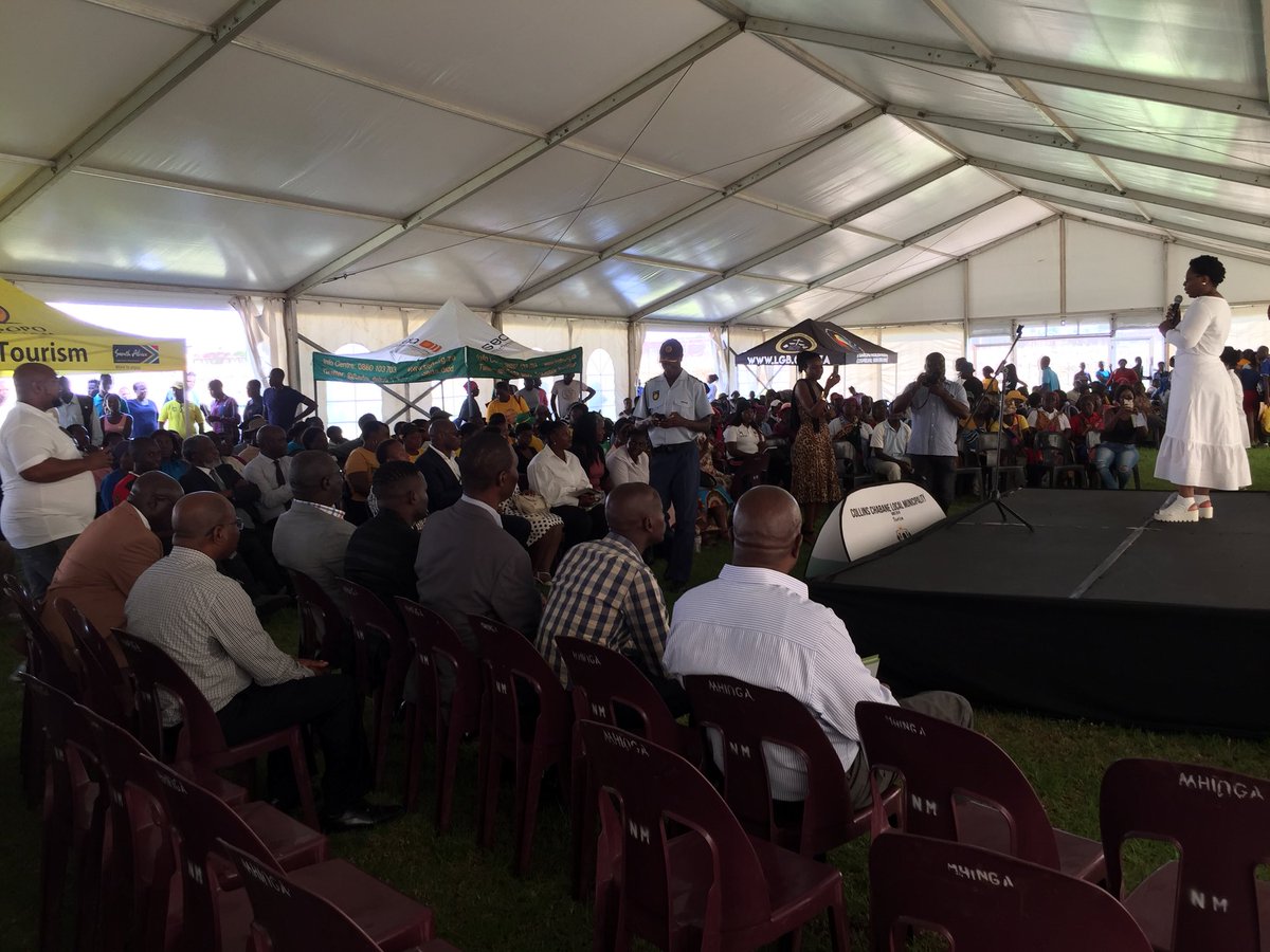 EDAyandaDlodlo's tweet photo. Addressing the community of Xikundu as they receive public services today. Service Delivery remains an apex priority of this democratic government.
#ServiceDeliveryVisits #BathoPele https://t.co/h8Ur2qyF4m